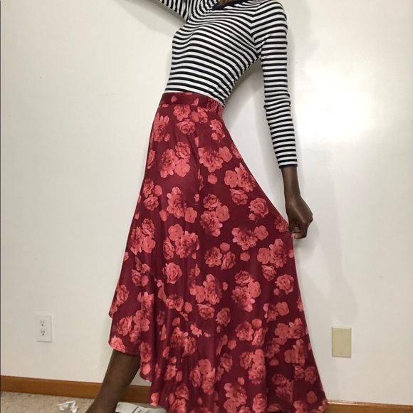 MIA JOY | JOYFOLIE Beautiful Floral Hi-Lo Skirt Size Small - Picture 2 of 10